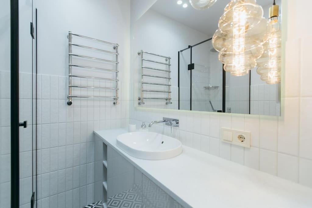 Atlant Luxury Apartments On Golovna Навпроти Тц Депот, Безконтактне Заселення Czerniowce Zewnętrze zdjęcie